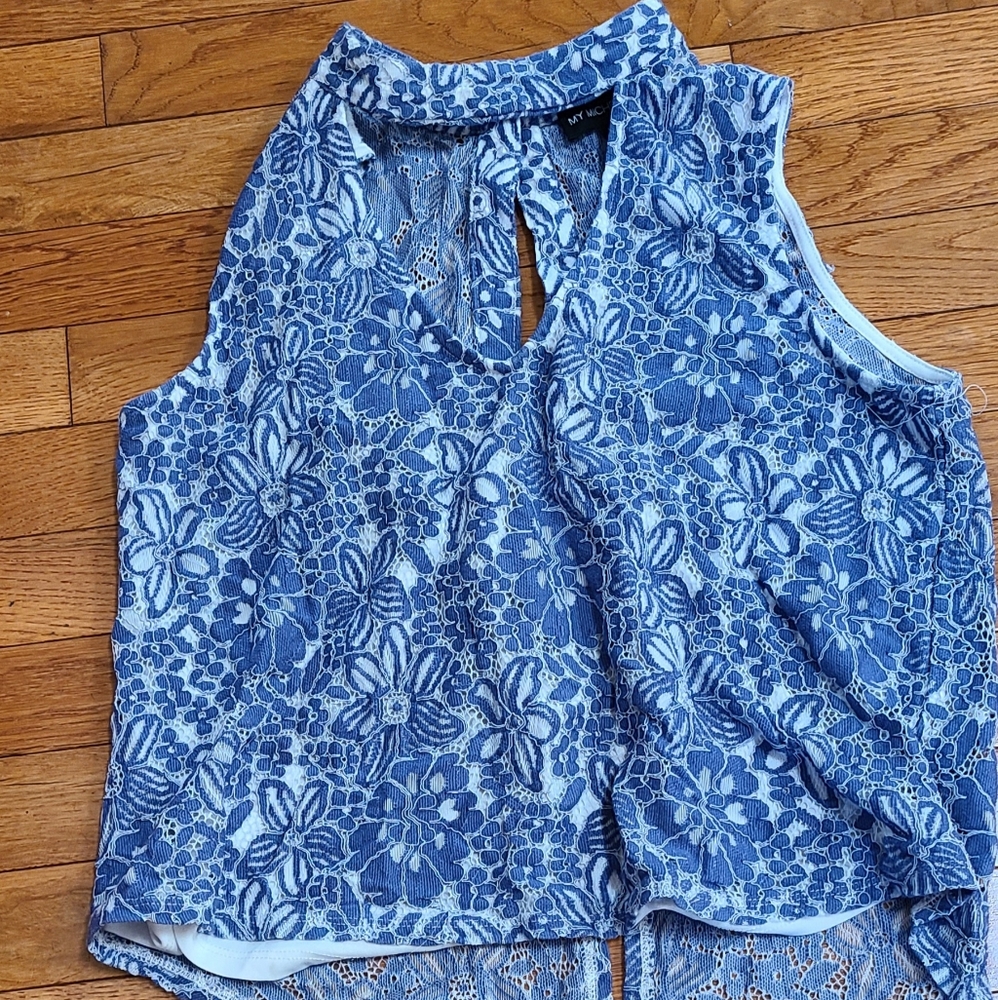 Choker lace shirt
